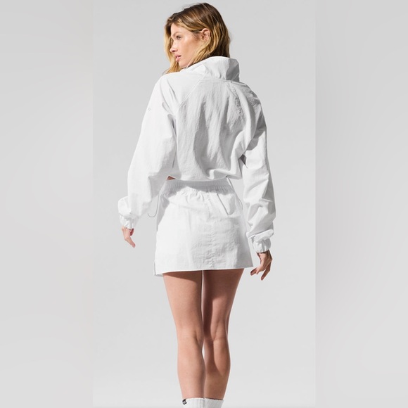 Alo Yoga NWT Cropped 1/4 Zip Alumni Pullover Lightweight Jacket in White Size L - Picture 4 of 12